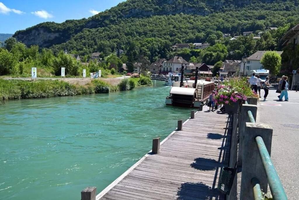 Le Portougais, chalet à Chanaz, la petite Venise savoyarde Esterno foto