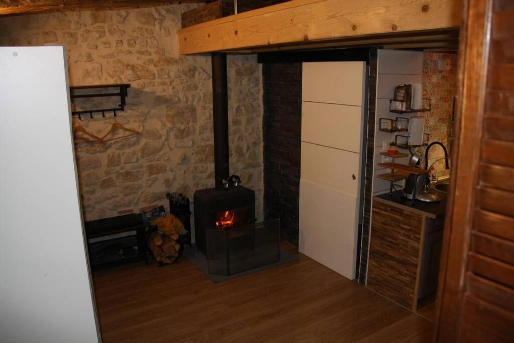 Le Portougais, chalet à Chanaz, la petite Venise savoyarde Esterno foto