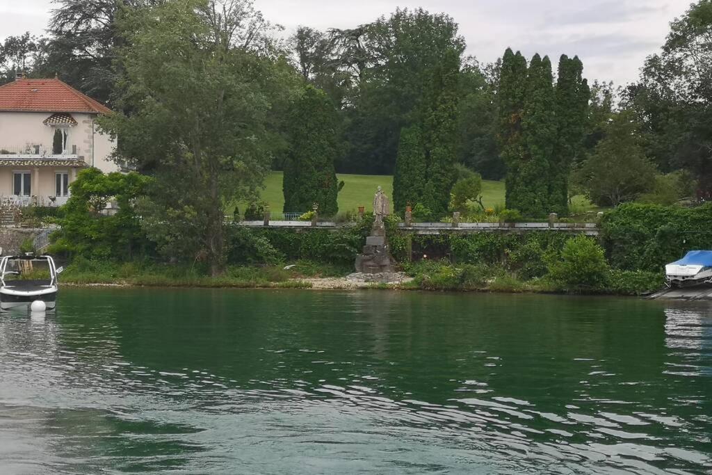Le Portougais, chalet à Chanaz, la petite Venise savoyarde Esterno foto