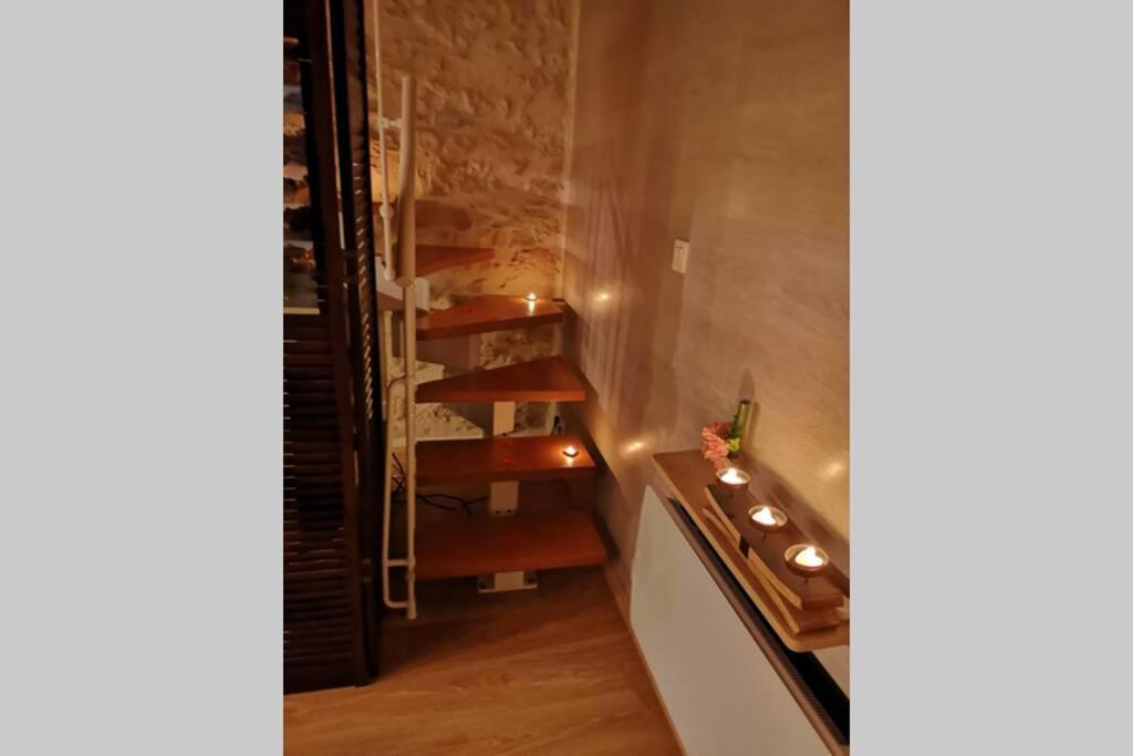 Le Portougais, chalet à Chanaz, la petite Venise savoyarde Esterno foto